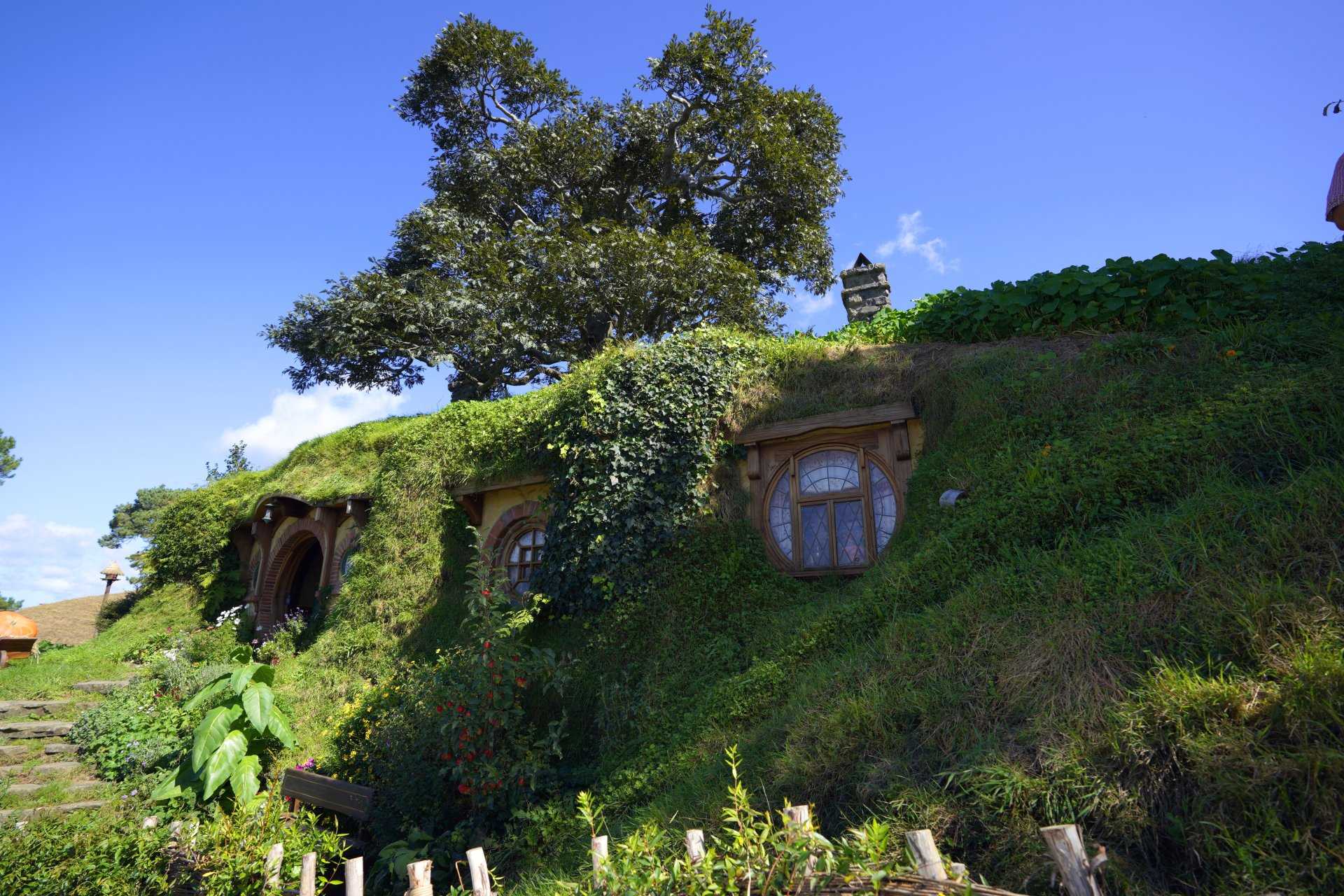 New Zealand: Hobbitton Movie Set